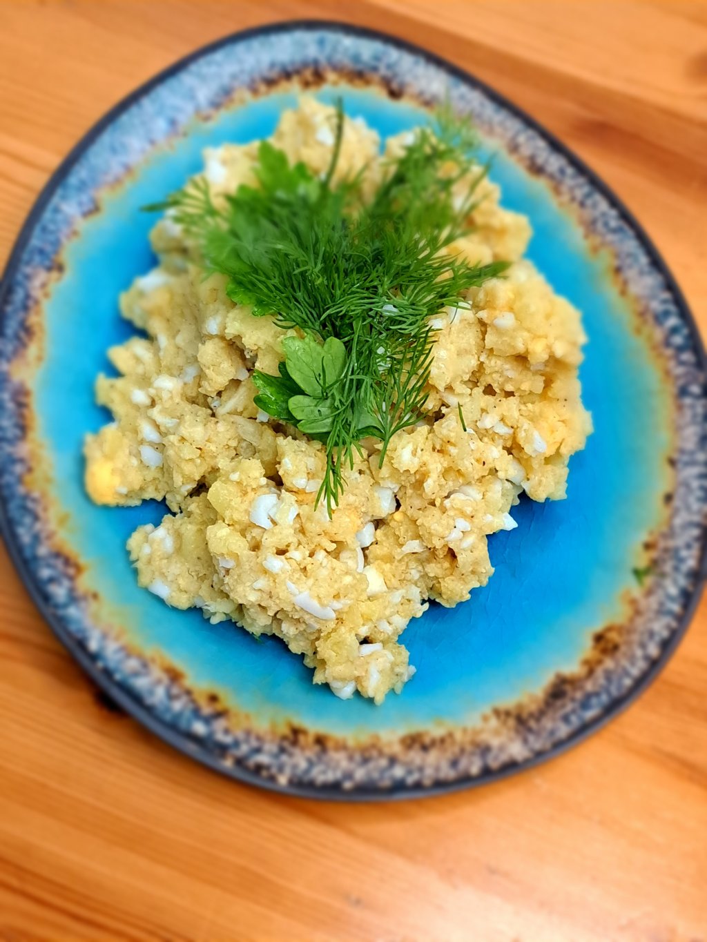 Варени яйца с картофи или гуевос енхаминадос кон тапатас